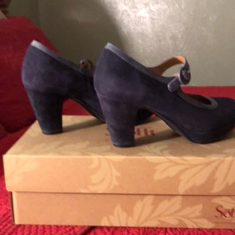 Sofft navy/ denim suede shoes